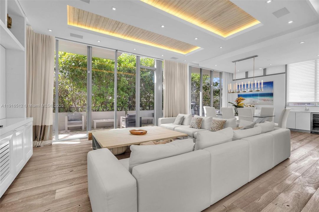 В аренду: $24,500 (4 спален, 5 ванн, 3606 Квадратных фут)