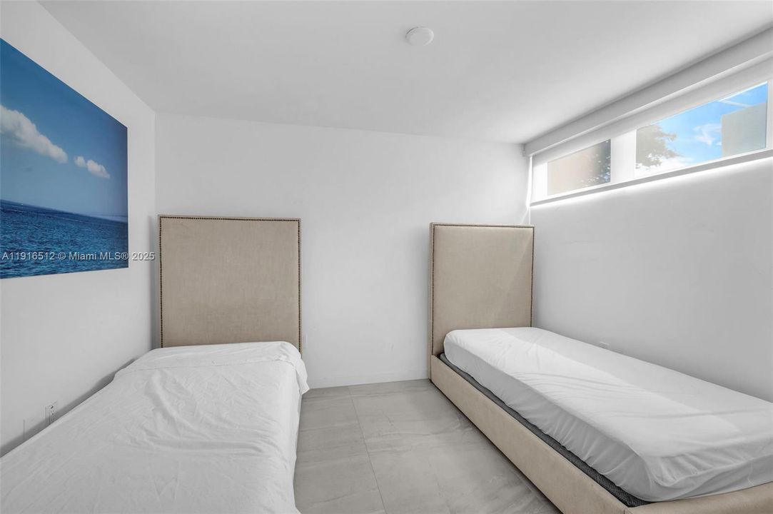 В аренду: $24,500 (4 спален, 5 ванн, 3606 Квадратных фут)