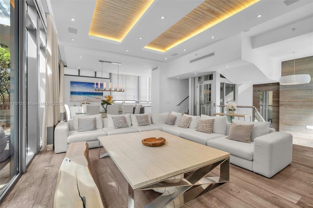 В аренду: $24,500 (4 спален, 5 ванн, 3606 Квадратных фут)