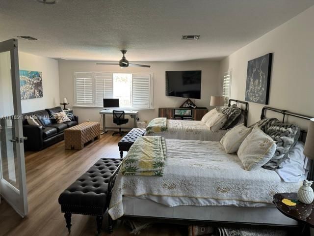 В аренду: $10,000 (5 спален, 3 ванн, 3842 Квадратных фут)