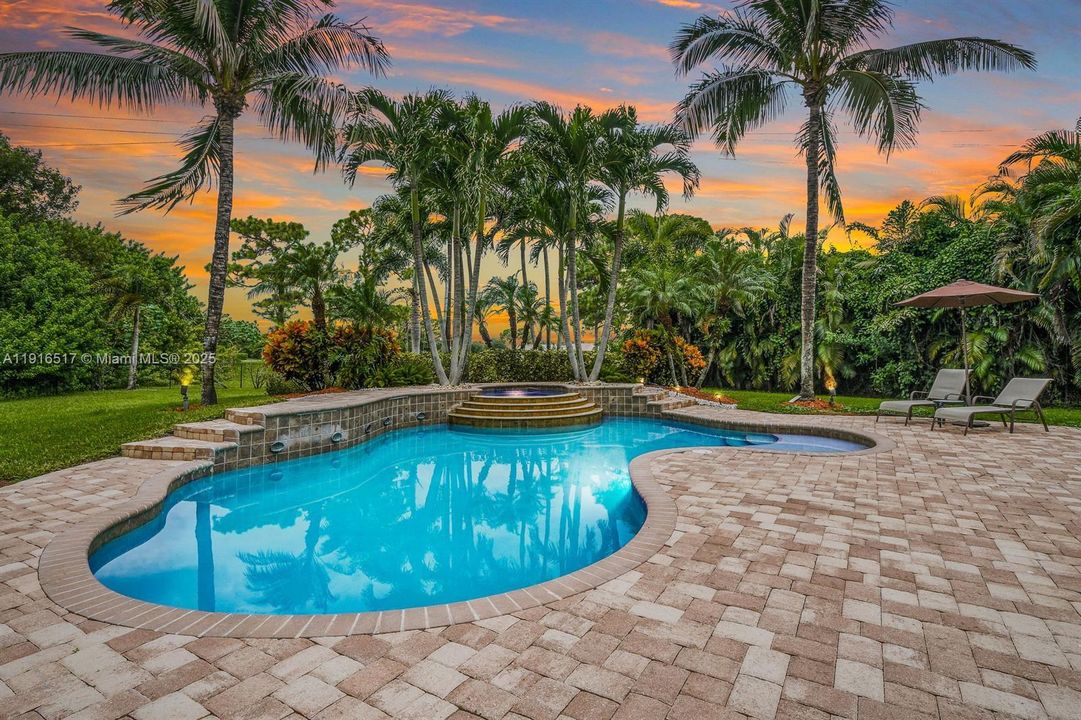 В аренду: $10,000 (5 спален, 3 ванн, 3842 Квадратных фут)