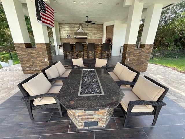 В аренду: $10,000 (5 спален, 3 ванн, 3842 Квадратных фут)