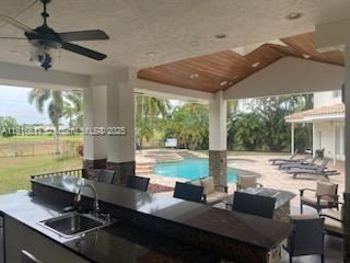 В аренду: $10,000 (5 спален, 3 ванн, 3842 Квадратных фут)