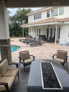 В аренду: $10,000 (5 спален, 3 ванн, 3842 Квадратных фут)