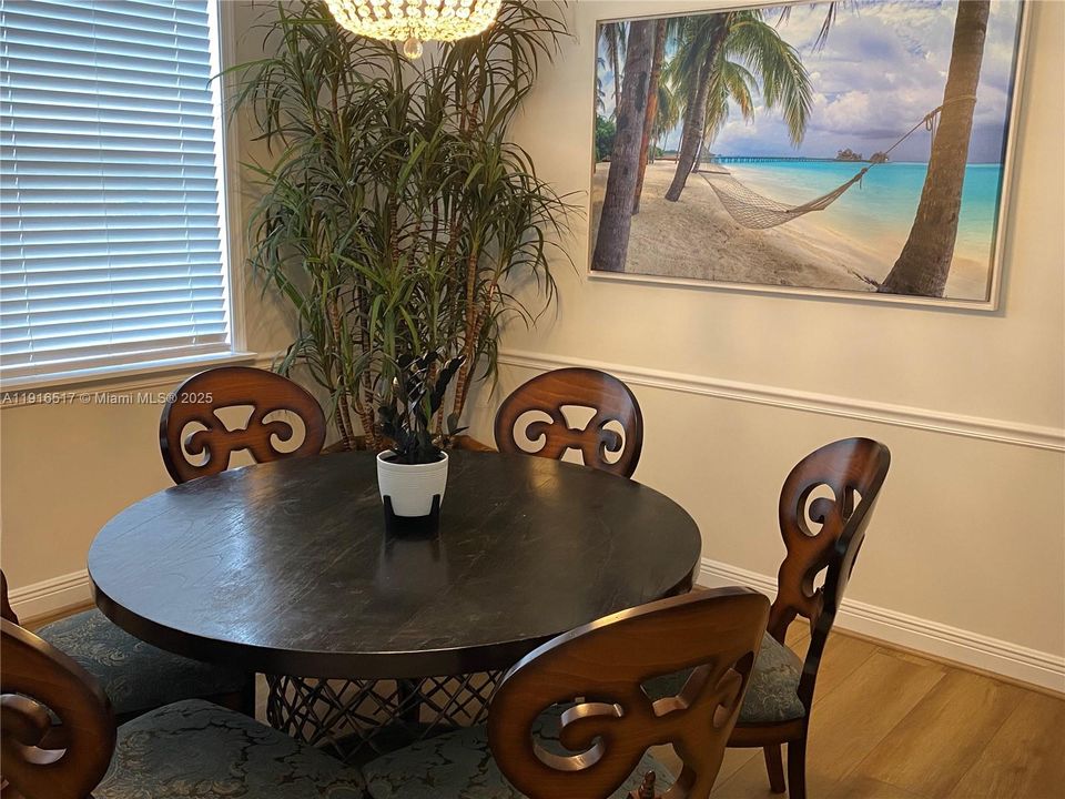 В аренду: $10,000 (5 спален, 3 ванн, 3842 Квадратных фут)