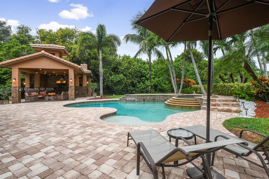 В аренду: $10,000 (5 спален, 3 ванн, 3842 Квадратных фут)