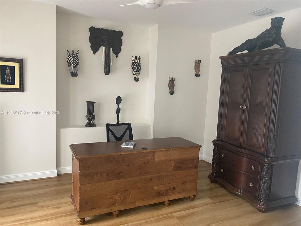 В аренду: $10,000 (5 спален, 3 ванн, 3842 Квадратных фут)