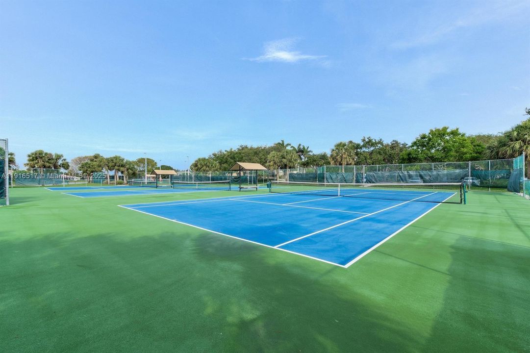 В аренду: $10,000 (5 спален, 3 ванн, 3842 Квадратных фут)