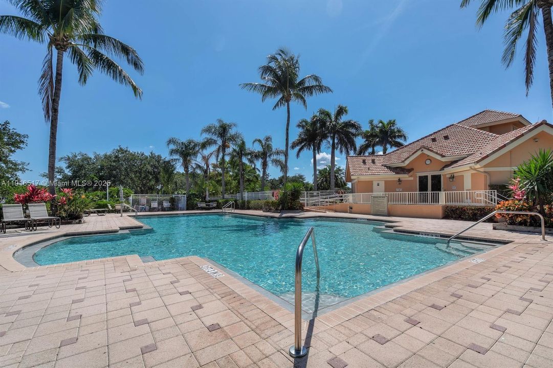 В аренду: $10,000 (5 спален, 3 ванн, 3842 Квадратных фут)