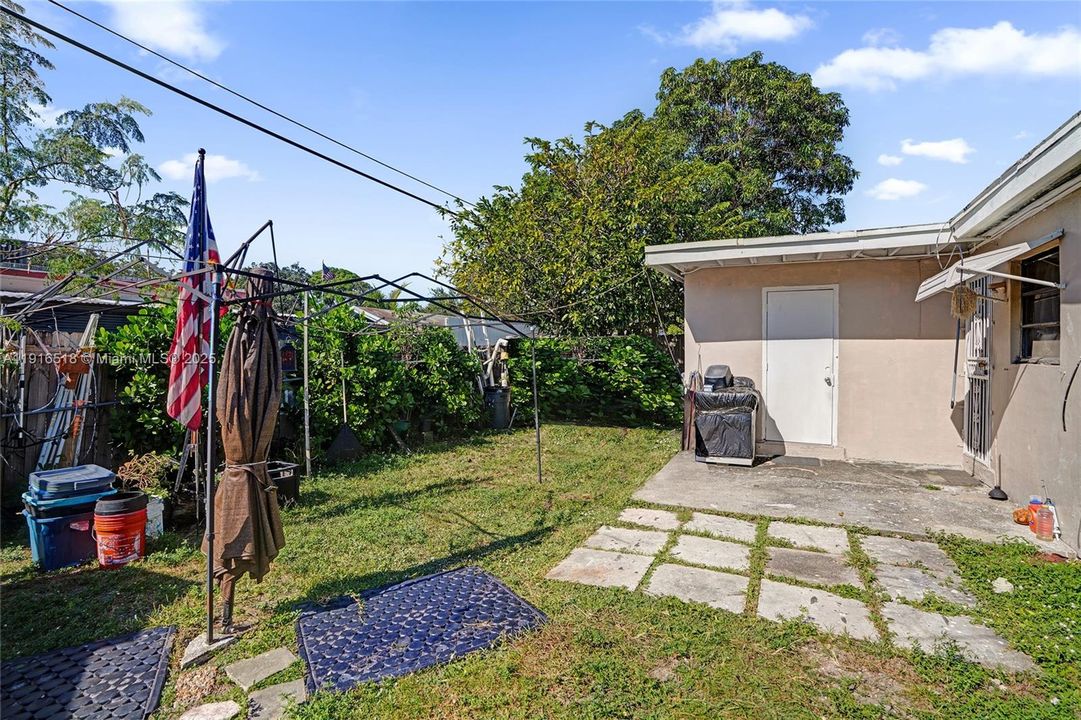 En Venta: $315,000 (3 camas, 1 baños, 888 Pies cuadrados)