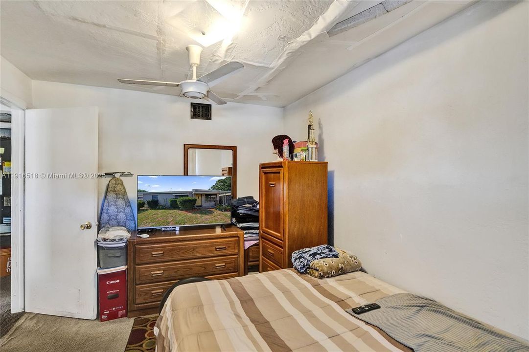 En Venta: $315,000 (3 camas, 1 baños, 888 Pies cuadrados)