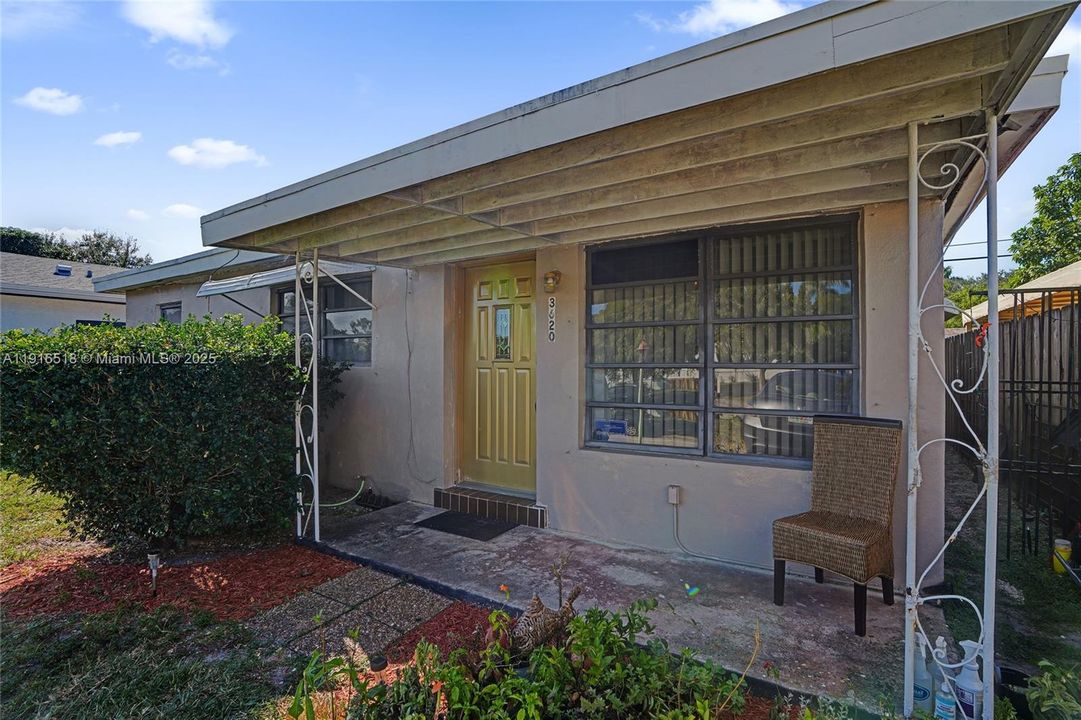 En Venta: $315,000 (3 camas, 1 baños, 888 Pies cuadrados)