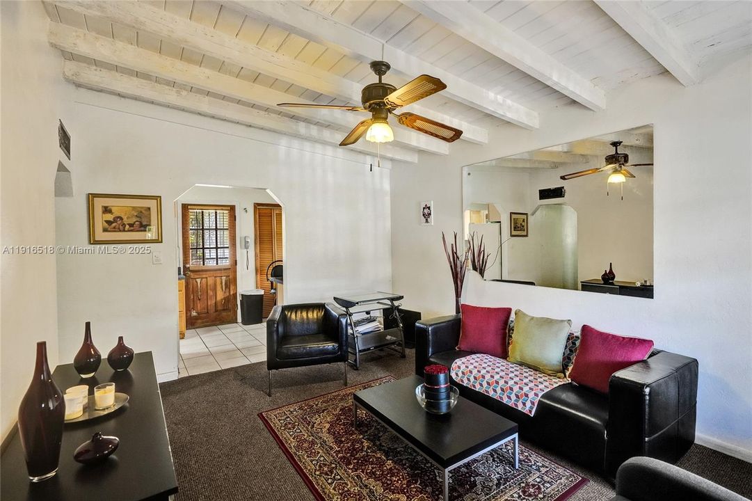 En Venta: $315,000 (3 camas, 1 baños, 888 Pies cuadrados)