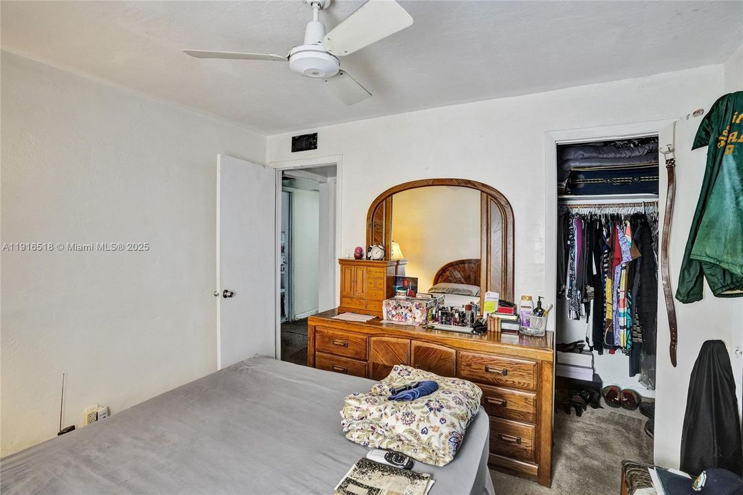 En Venta: $315,000 (3 camas, 1 baños, 888 Pies cuadrados)