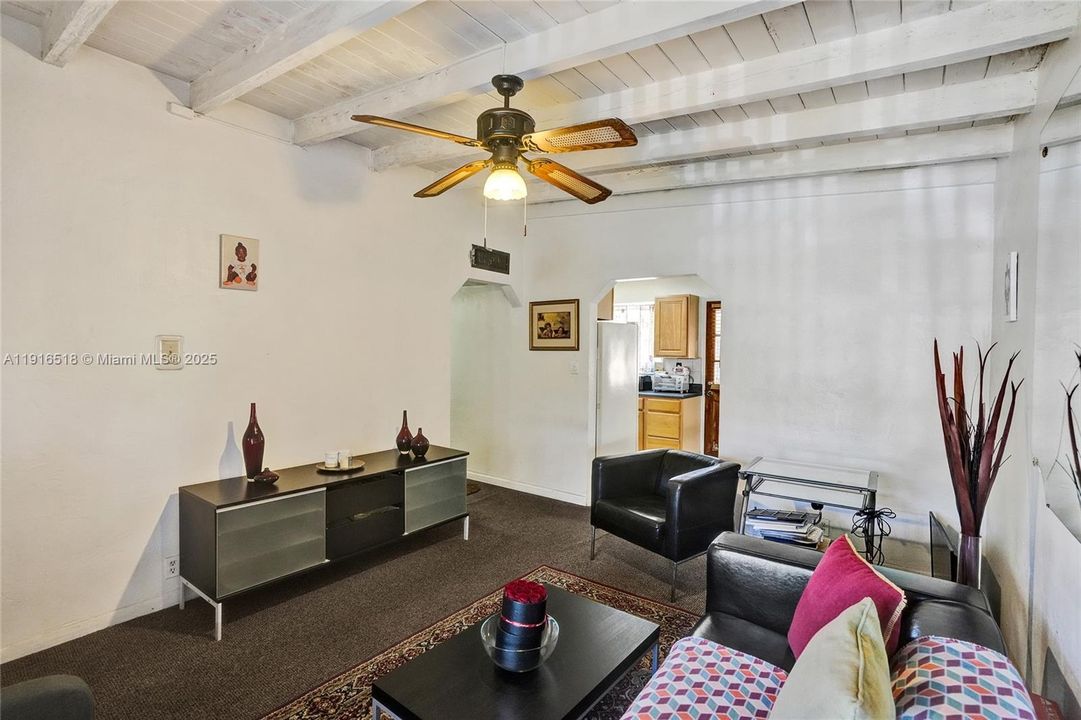 En Venta: $315,000 (3 camas, 1 baños, 888 Pies cuadrados)