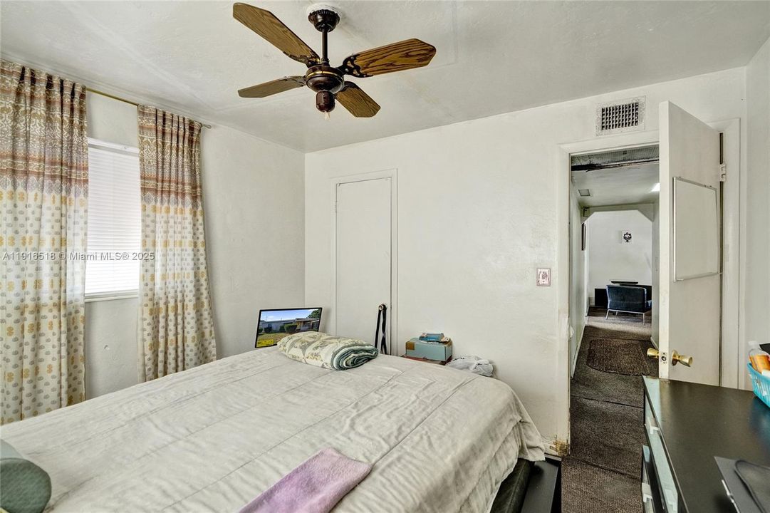 En Venta: $315,000 (3 camas, 1 baños, 888 Pies cuadrados)