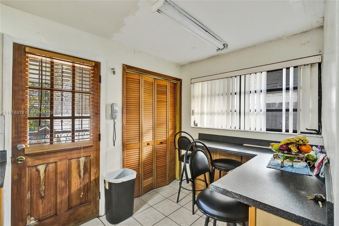 En Venta: $315,000 (3 camas, 1 baños, 888 Pies cuadrados)