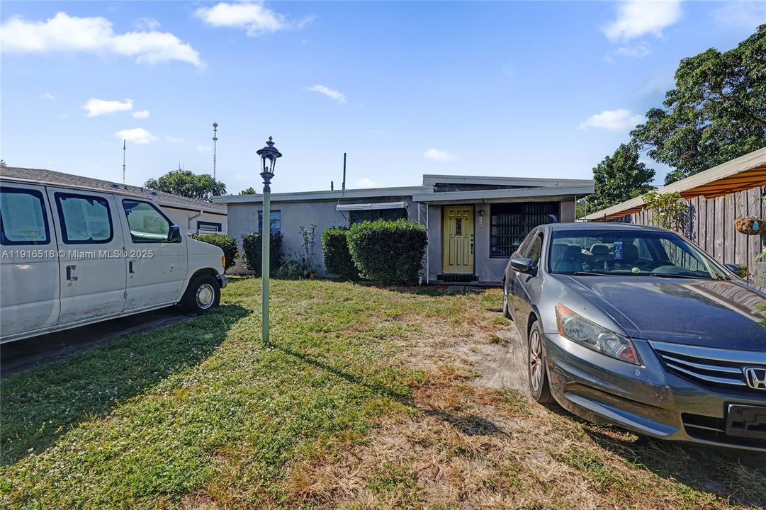 En Venta: $315,000 (3 camas, 1 baños, 888 Pies cuadrados)