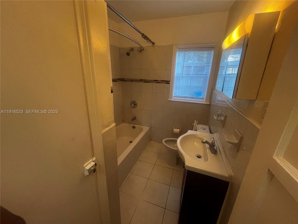 En Renta: $2,900 (2 camas, 1 baños, 1718 Pies cuadrados)