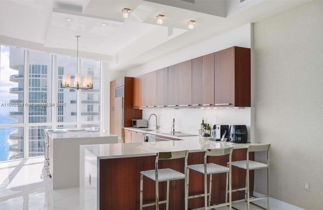 待售: $2,999,000 (3 贝兹, 3 浴室, 2768 平方英尺)