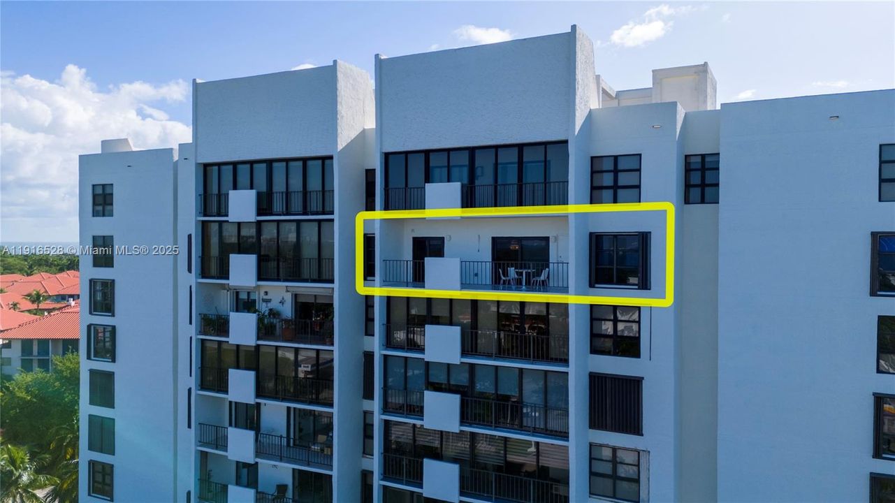 For Rent: $5,000 (2 beds, 2 baths, 1105 Square Feet)