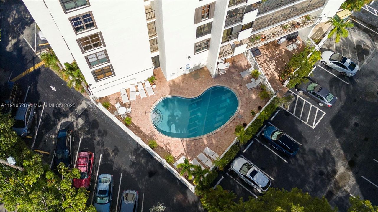 For Rent: $5,000 (2 beds, 2 baths, 1105 Square Feet)