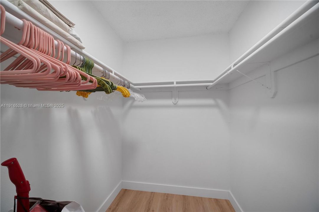 For Rent: $5,000 (2 beds, 2 baths, 1105 Square Feet)