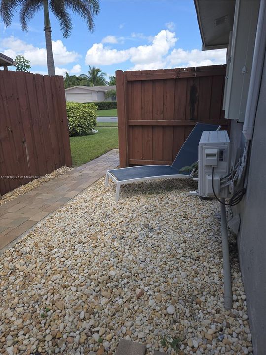 For Rent: $1,400 (0 beds, 1 baths, 350 Square Feet)