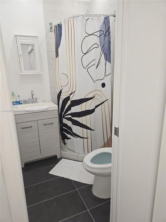 For Rent: $1,400 (0 beds, 1 baths, 350 Square Feet)