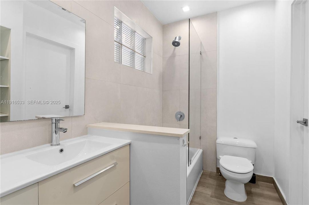 For Sale: $1,595,000 (5 beds, 3 baths, 2774 Square Feet)