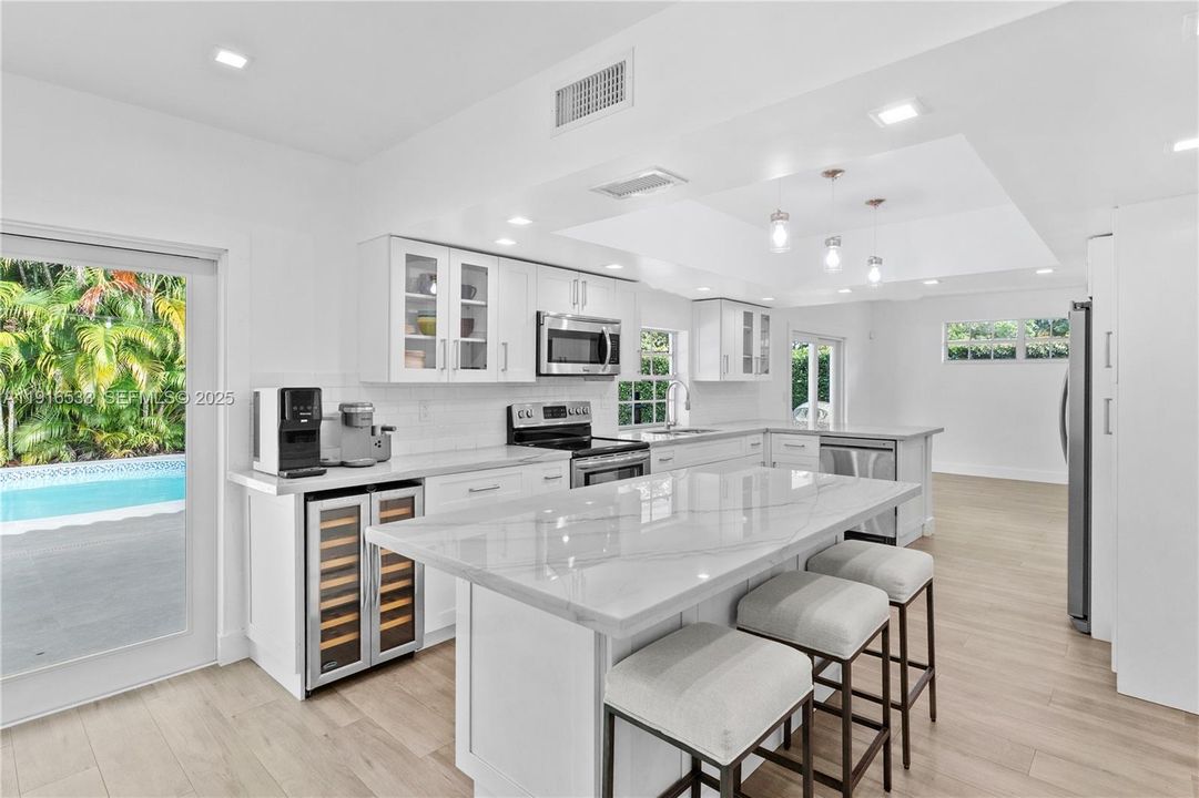 For Sale: $1,595,000 (5 beds, 3 baths, 2774 Square Feet)