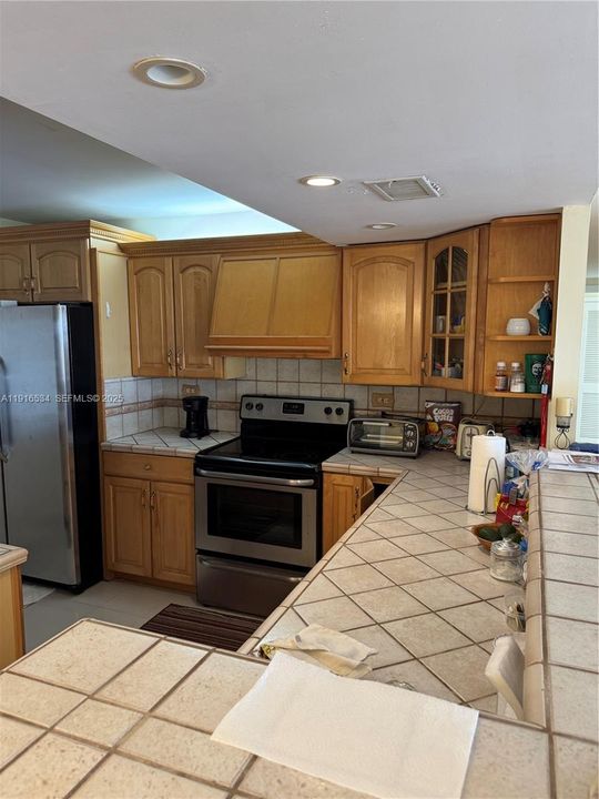 For Sale: $270,000 (2 beds, 2 baths, 1470 Square Feet)