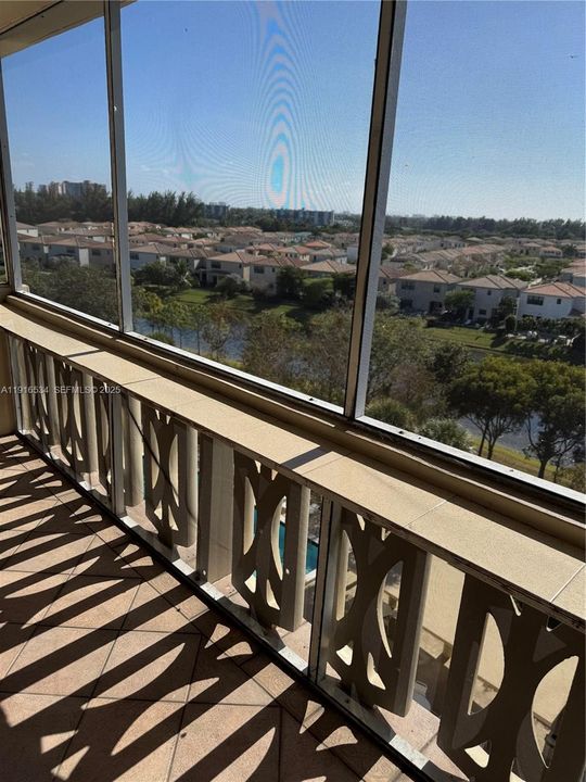 For Sale: $270,000 (2 beds, 2 baths, 1470 Square Feet)