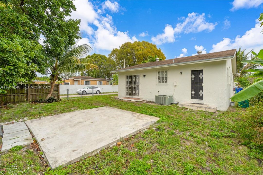 En Renta: $3,475 (4 camas, 2 baños, 1224 Pies cuadrados)