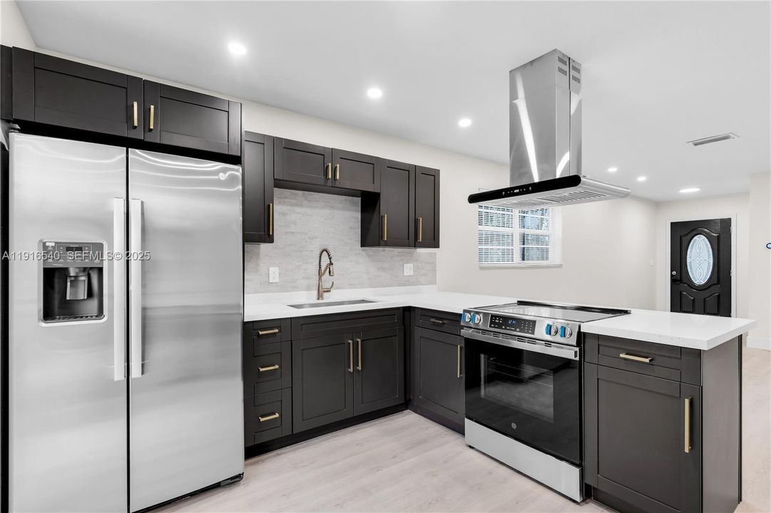 En Renta: $3,475 (4 camas, 2 baños, 1224 Pies cuadrados)