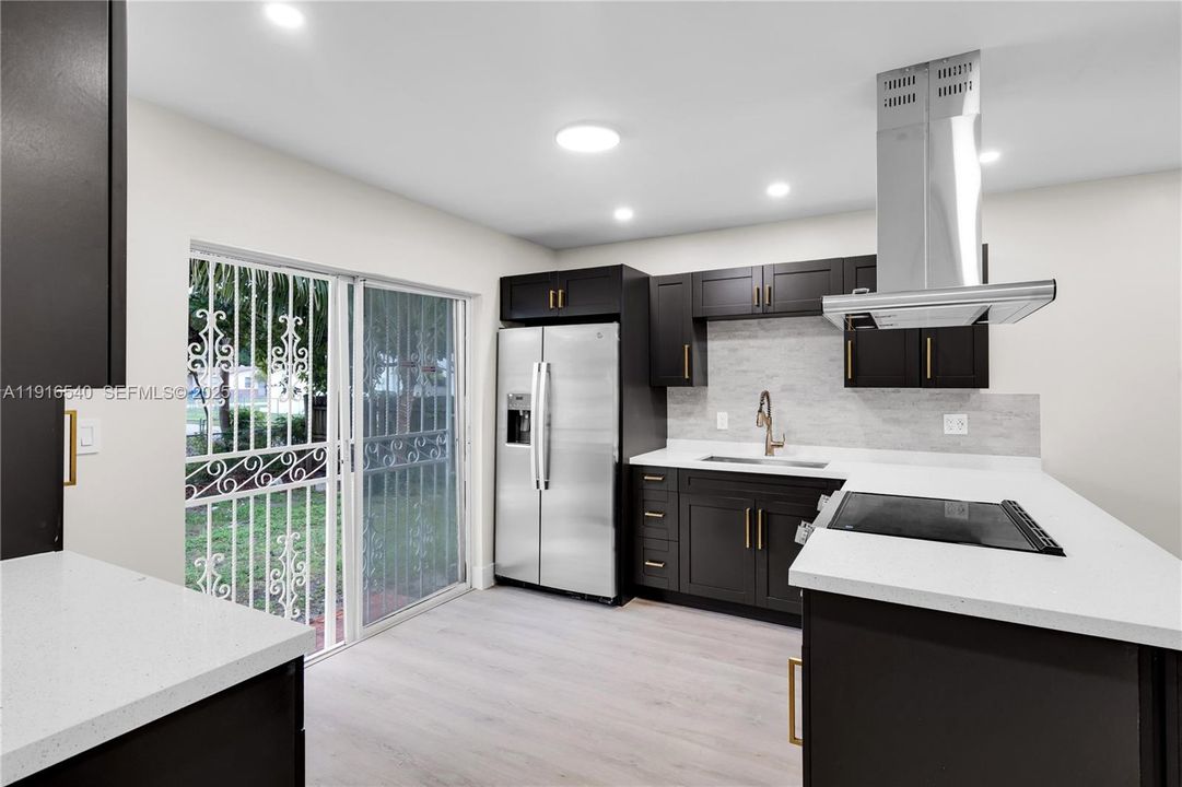 En Renta: $3,475 (4 camas, 2 baños, 1224 Pies cuadrados)