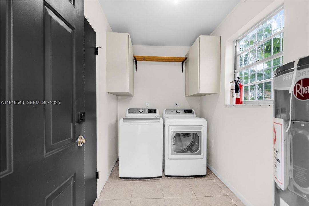 En Renta: $3,475 (4 camas, 2 baños, 1224 Pies cuadrados)