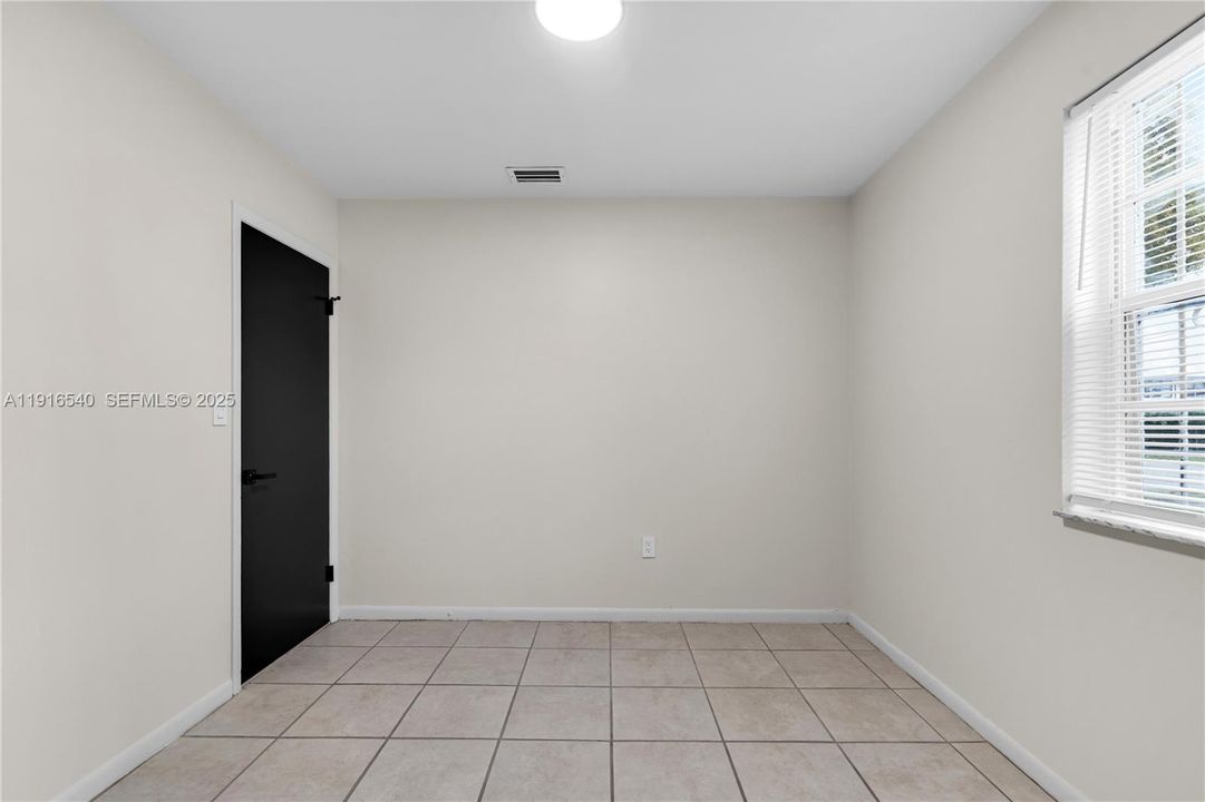 En Renta: $3,475 (4 camas, 2 baños, 1224 Pies cuadrados)