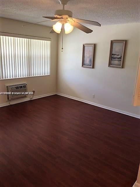 For Sale: $86,500 (1 beds, 1 baths, 570 Square Feet)