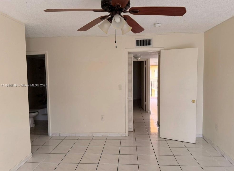 For Rent: $2,085 (2 beds, 2 baths, 1006 Square Feet)