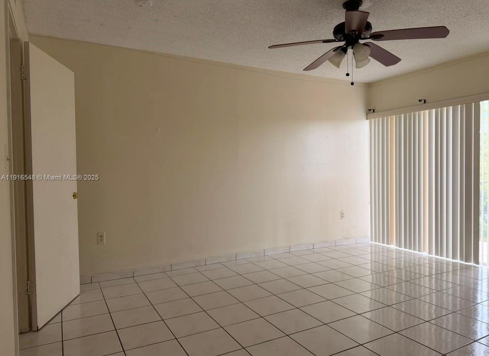 For Rent: $2,085 (2 beds, 2 baths, 1006 Square Feet)