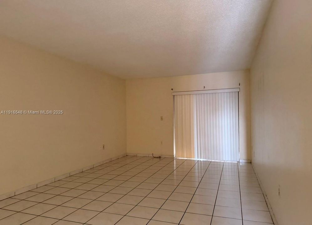 For Rent: $2,085 (2 beds, 2 baths, 1006 Square Feet)