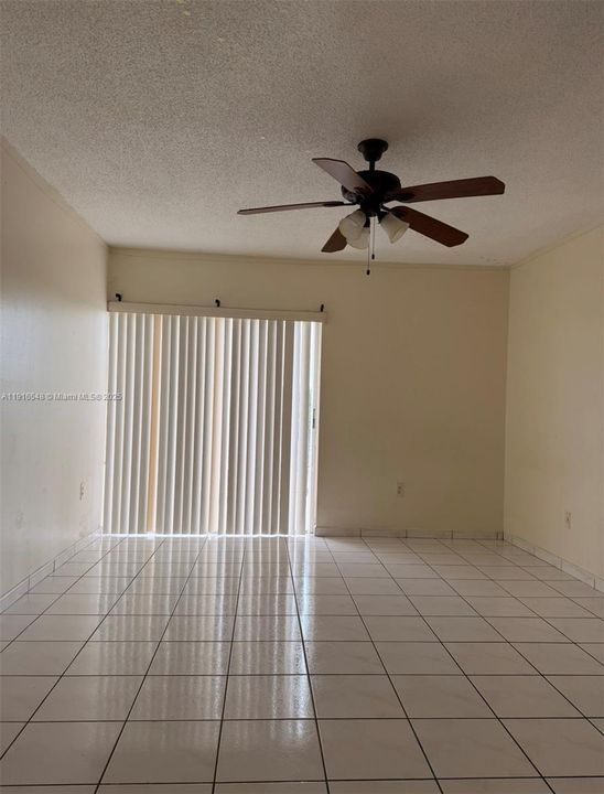 For Rent: $2,085 (2 beds, 2 baths, 1006 Square Feet)