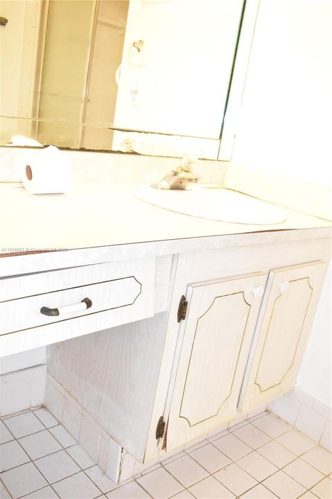 Active With Contract: $64,900 (2 beds, 2 baths, 850 Square Feet)