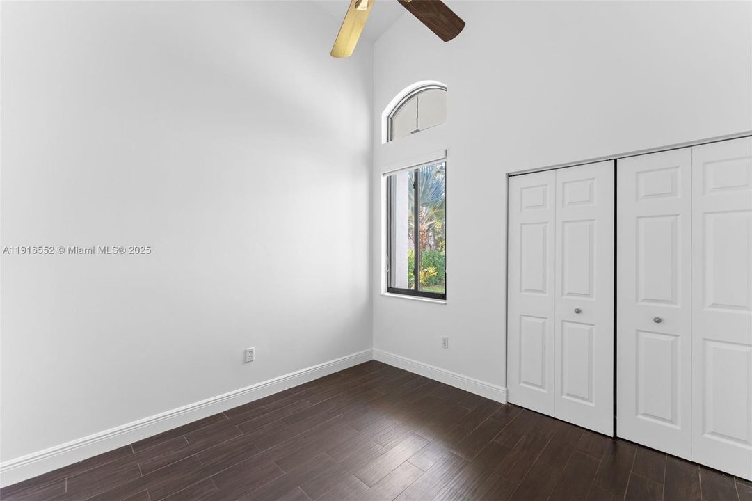 Под контрактом: $750,000 (3 спален, 2 ванн, 1905 Квадратных фут)