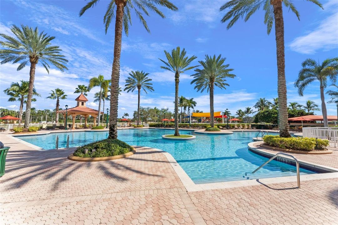 Под контрактом: $750,000 (3 спален, 2 ванн, 1905 Квадратных фут)