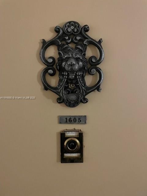 待售: $330,000 (1 贝兹, 1 浴室, 1104 平方英尺)