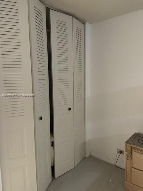 待售: $330,000 (1 贝兹, 1 浴室, 1104 平方英尺)