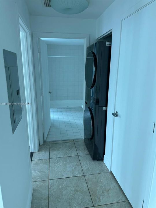 В аренду: $4,500 (2 спален, 2 ванн, 1315 Квадратных фут)