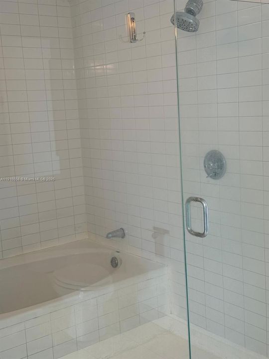 В аренду: $4,500 (2 спален, 2 ванн, 1315 Квадратных фут)